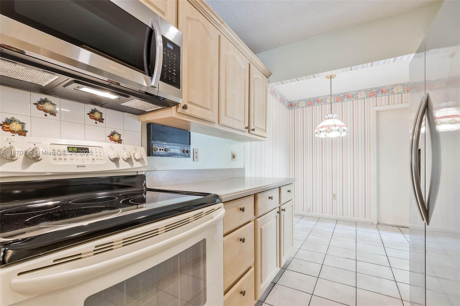 11362 Southwest 87th Terrace Miami, FL 33173 - Photo 6 of 44