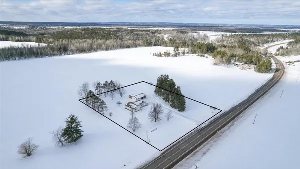 $270,000 | 46305 Highway 112, Ashland, WI 54806