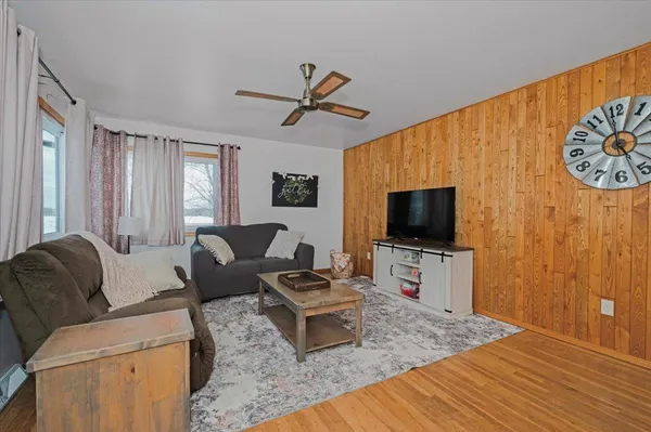 $270,000 | 46305 Highway 112, Ashland, WI 54806