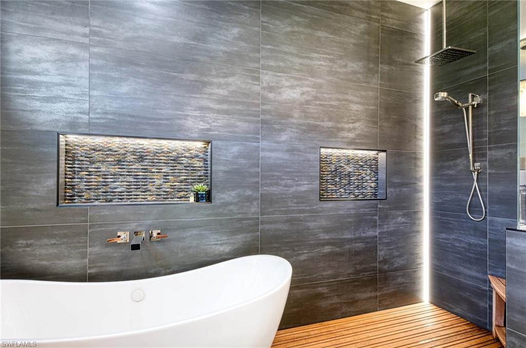 565 Fairway Terrace Naples, FL 34103 - Photo 16 of 39