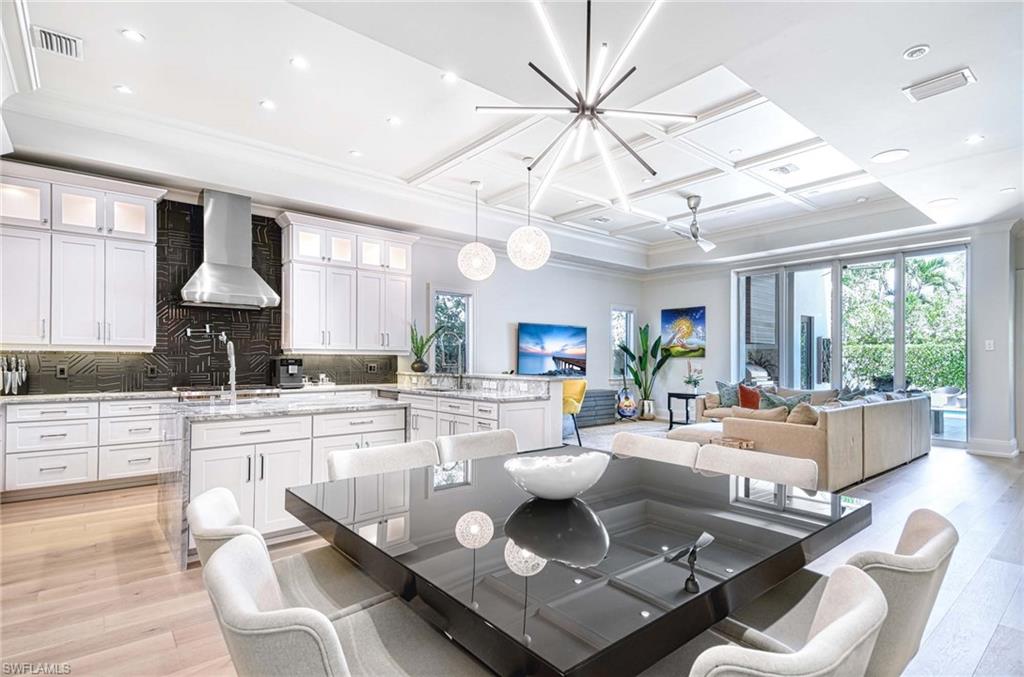 565 Fairway Terrace Naples, FL 34103 - Photo 4 of 39