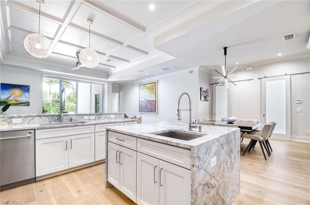 565 Fairway Terrace Naples, FL 34103 - Photo 6 of 39