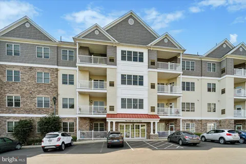 $298,000 | 300 Tyler Court, Unit 429, Philadelphia, PA 19111