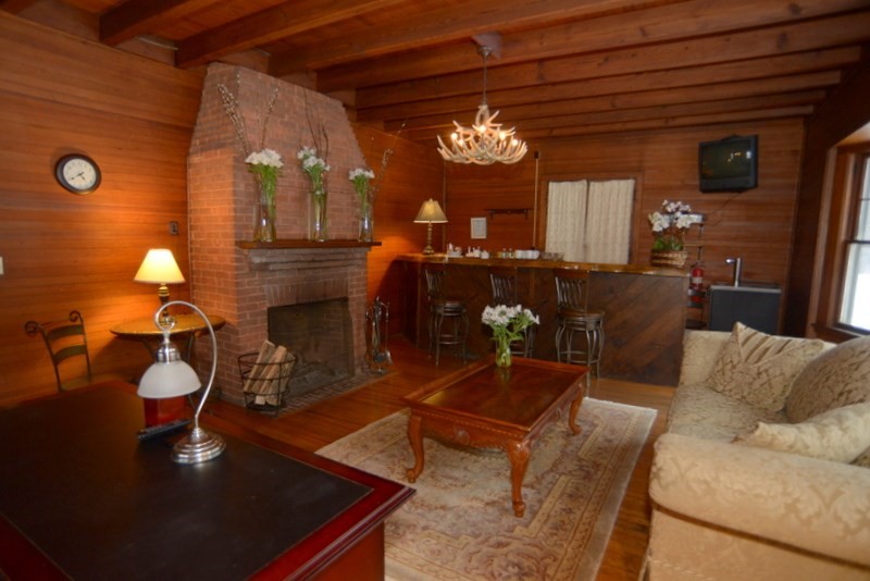 885 Washington Mountain Road Washington, MA 01223 - Photo 7 of 41