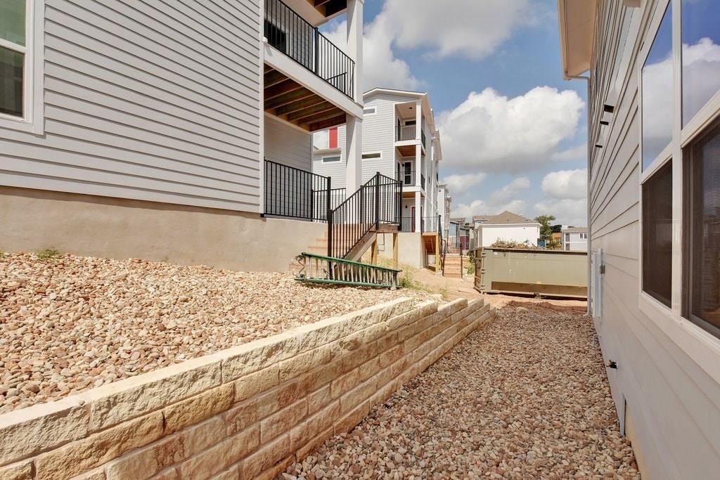 2017 Warely Lane Austin, TX 78741 - Photo 22 of 29