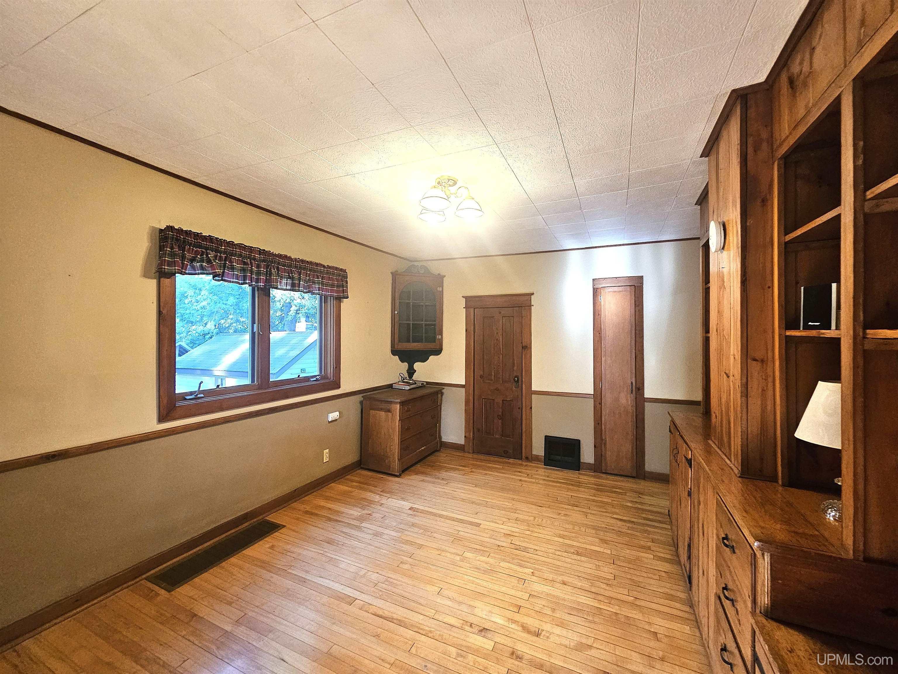 11856 N Dupont Road Hurley, WI 54534 - Photo 10 of 35