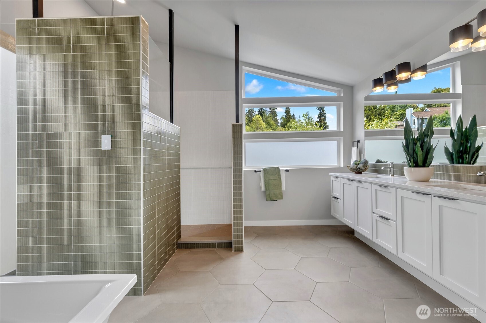 10052 Northeast 196th Place Bothell, WA 98011 - Photo 25 of 40 Gallery Image 25