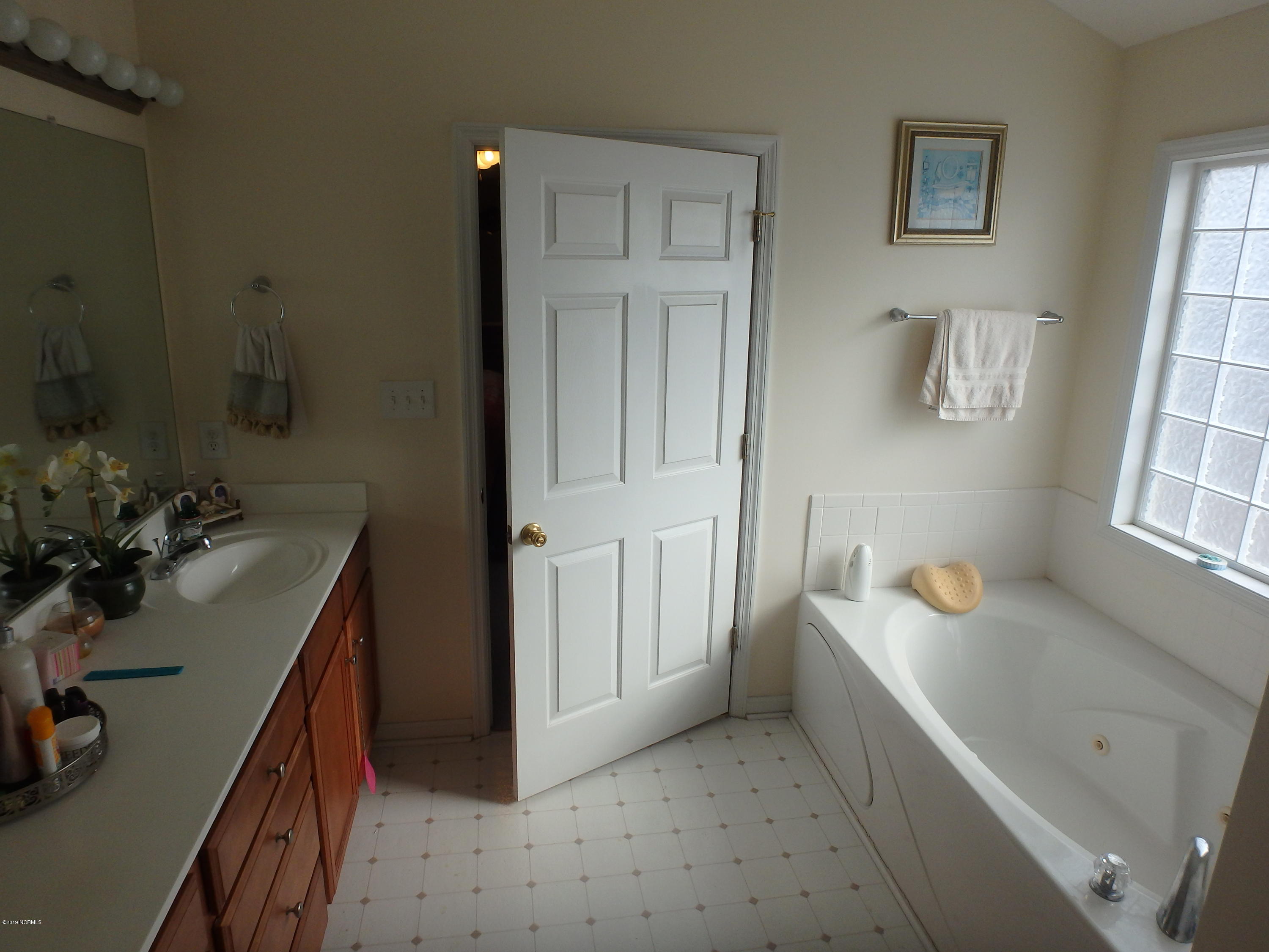 219 Middle Ridge Drive Hubert, NC 28539 - Photo 11 of 21 Master Bath 2