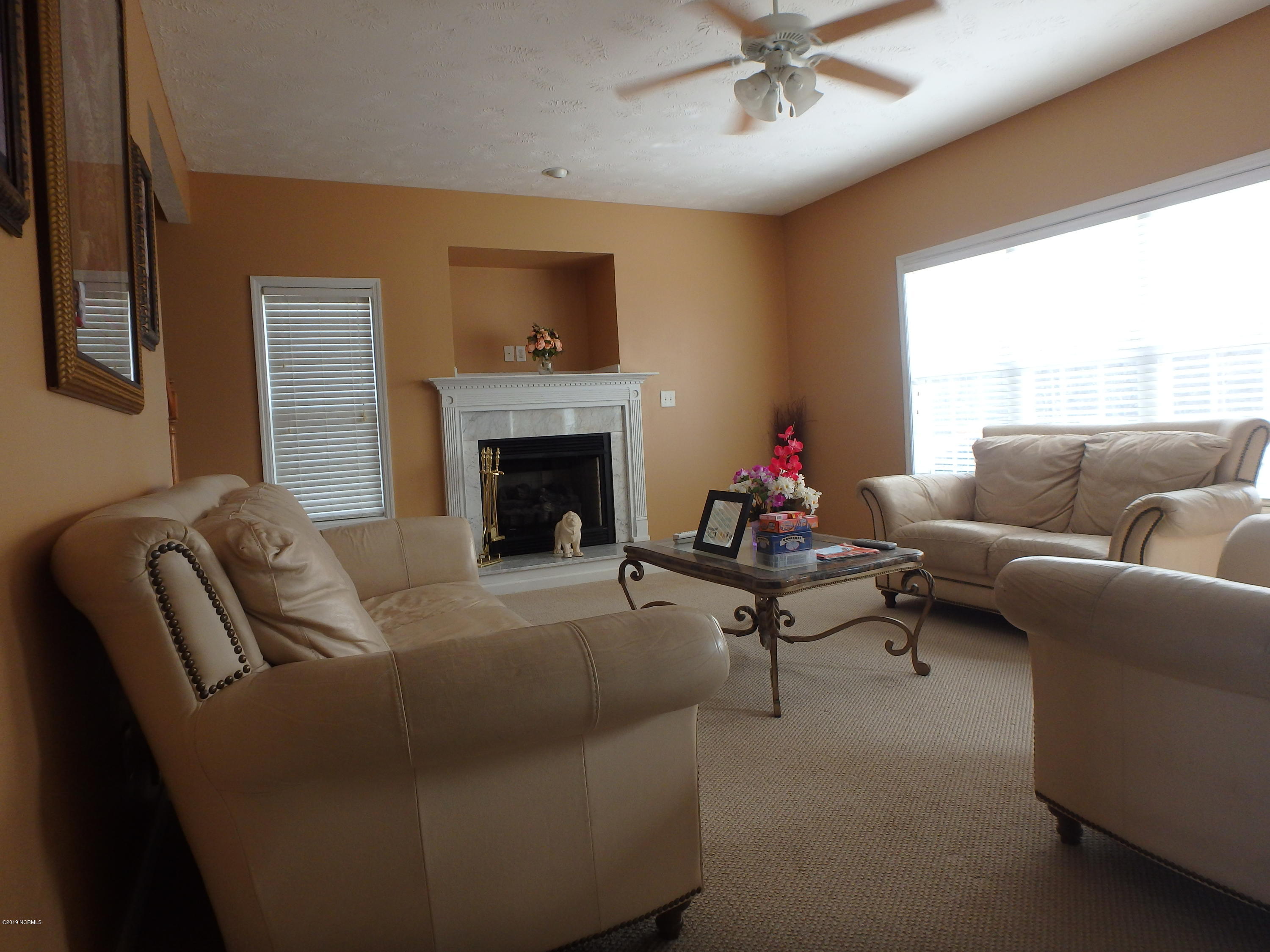 219 Middle Ridge Drive Hubert, NC 28539 - Photo 3 of 21 Great Room