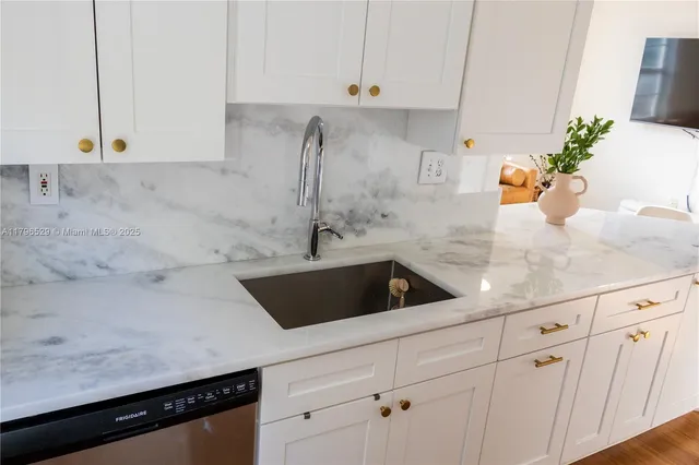 $479,000 | 520 Southeast 5th Avenue, Unit 3302, Fort Lauderdale, FL 33301