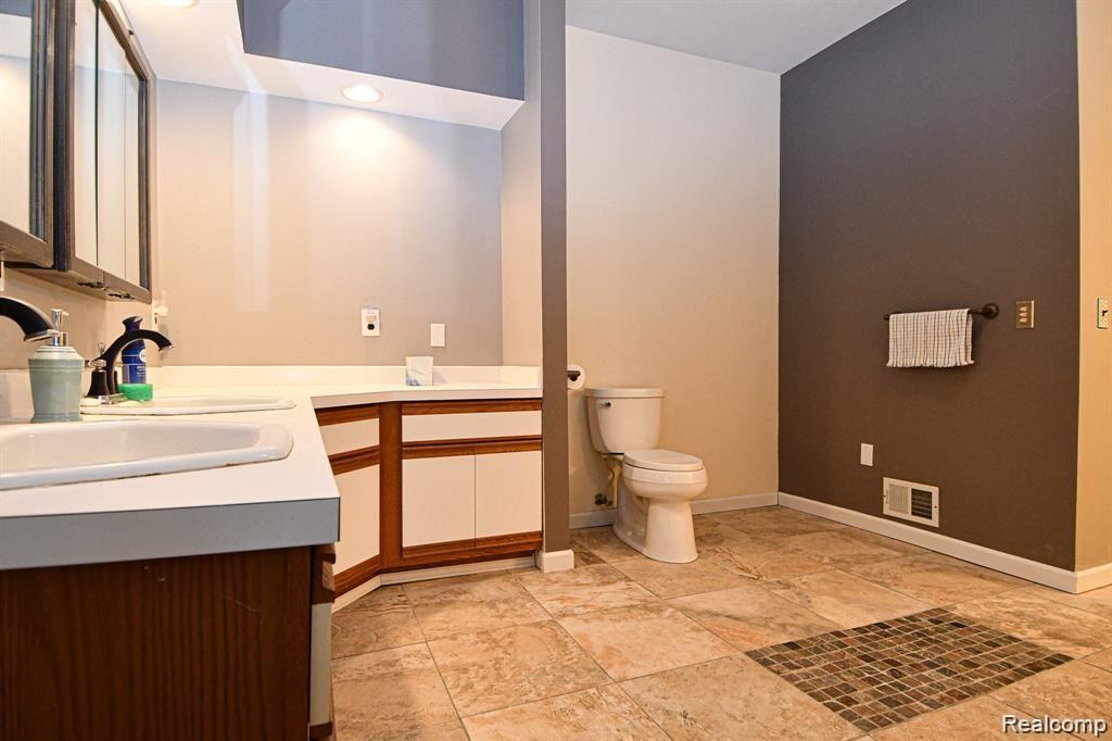 5750 Bullard Road Fenton, MI 48430 - Photo 25 of 58