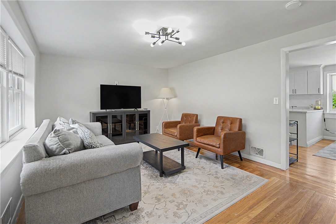162 Larchmont Road Warwick, RI 02886 - Photo 6 of 36