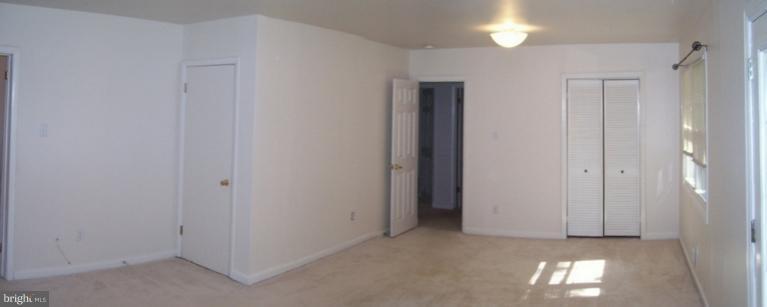 Bedroom (Master) - Huge
