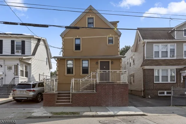 $2,500 | 108 Paine Avenue, Unit 1, Irvington, NJ 07111