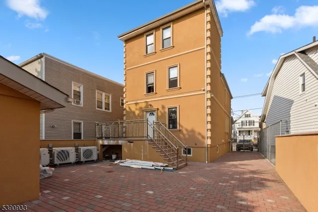 $2,500 | 108 Paine Avenue, Unit 1, Irvington, NJ 07111