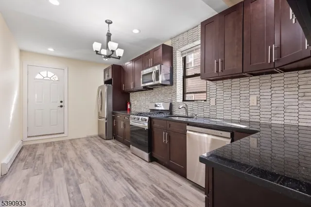 $2,500 | 108 Paine Avenue, Unit 1, Irvington, NJ 07111