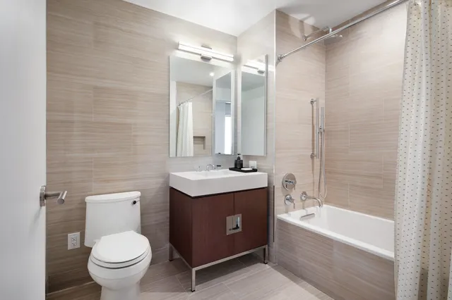 $1,995,000 | 99 Hudson Street, Unit 6806, Jersey City, NJ 07302