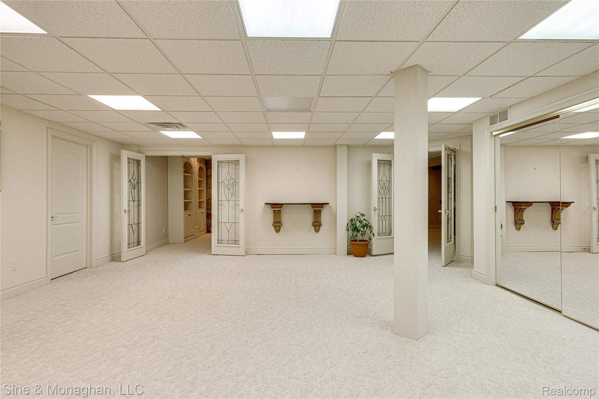 45 Roslyn Road Grosse Pointe, MI 48236 - Photo 61 of 88 Interiors (97 of 109).jpg