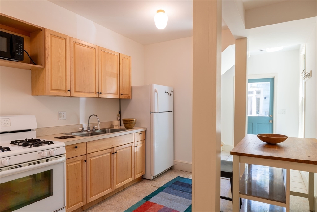 114 South Main Street Northampton, MA 01062 - Photo 31 of 42