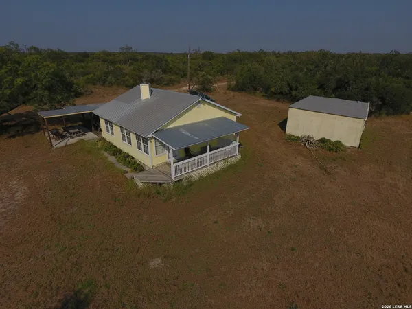 $1,750,000 | 330 County Road 412, Three Rivers, TX 78071