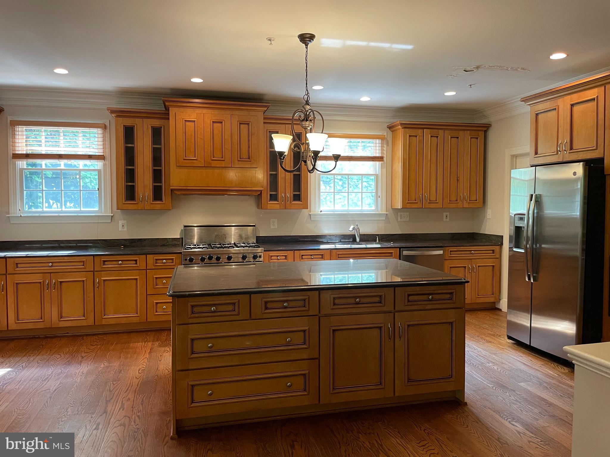 6929 Winterberry Lane Bethesda, MD 20817 - Photo 2 of 14 Gourmet Eat-in Kitchen