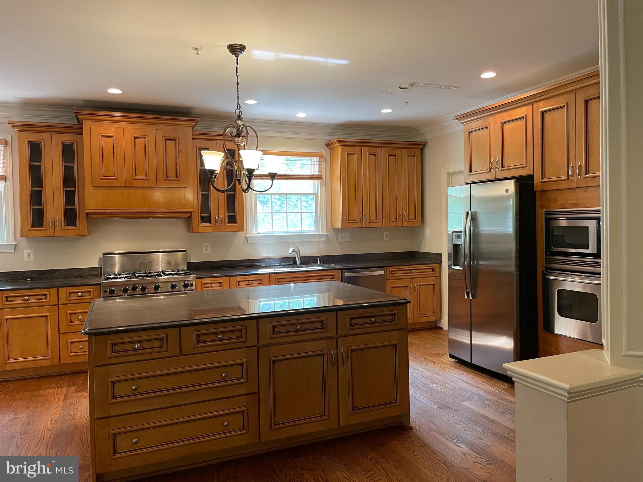 6929 Winterberry Lane Bethesda, MD 20817 - Photo 3 of 14 Gourmet Eat-in Kitchen