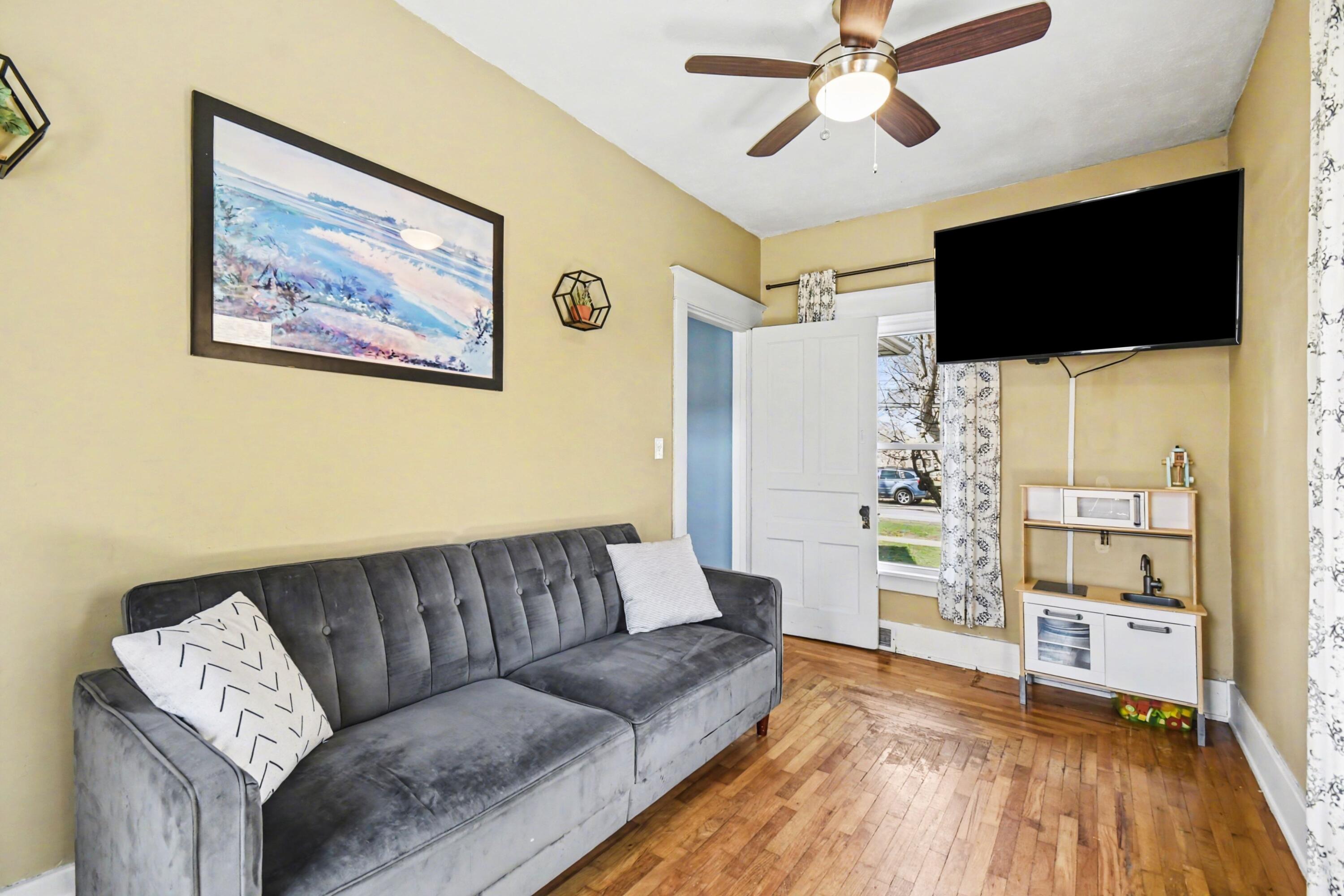 207 South Locust Street Wayland, MI 49348 - Photo 11 of 30 011_file_4159