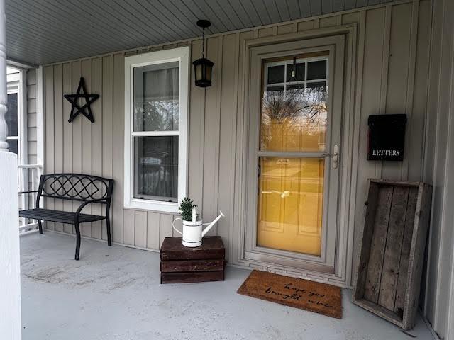 207 South Locust Street Wayland, MI 49348 - Photo 2 of 30 Front Porch