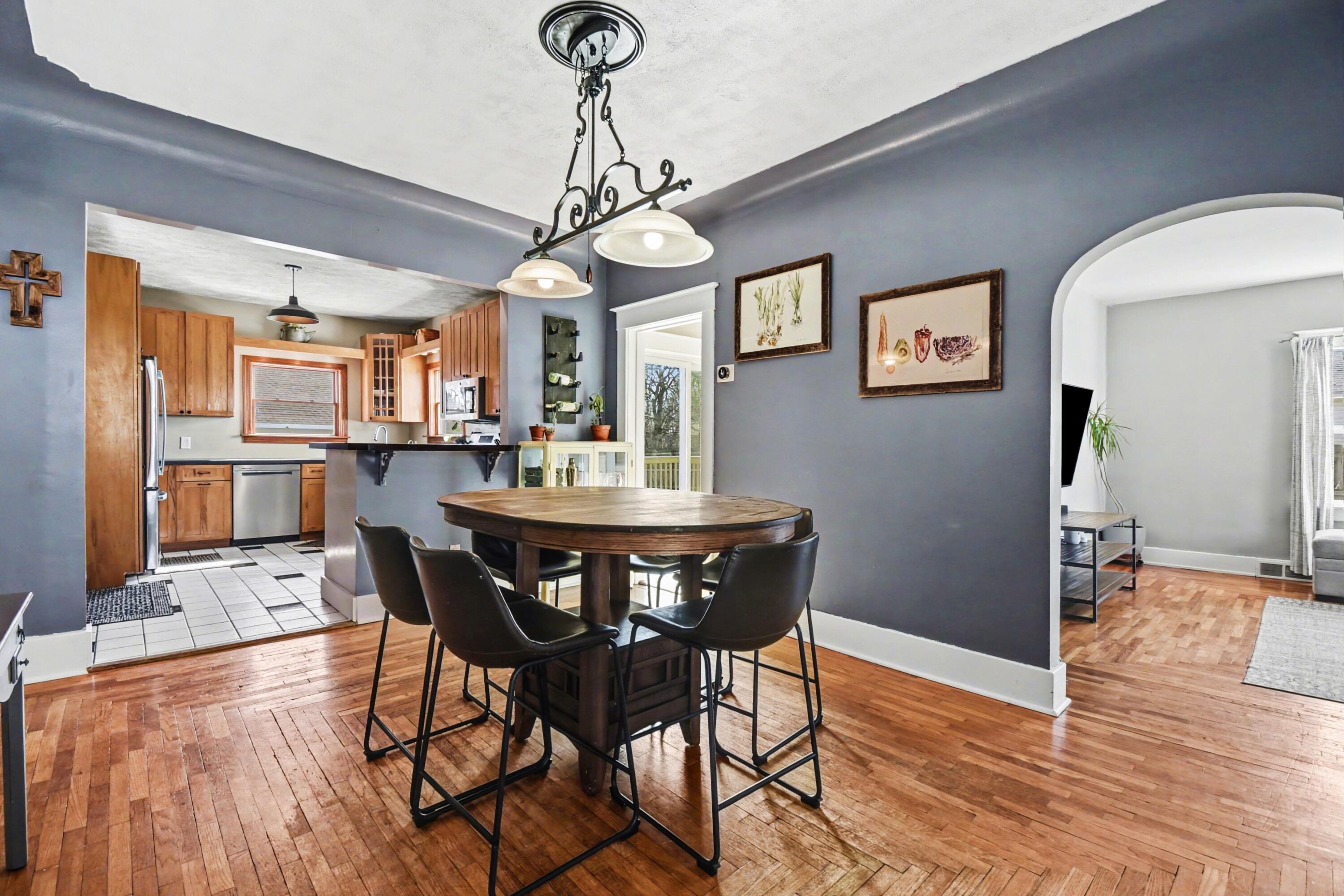 207 South Locust Street Wayland, MI 49348 - Photo 4 of 30 007_file_4452