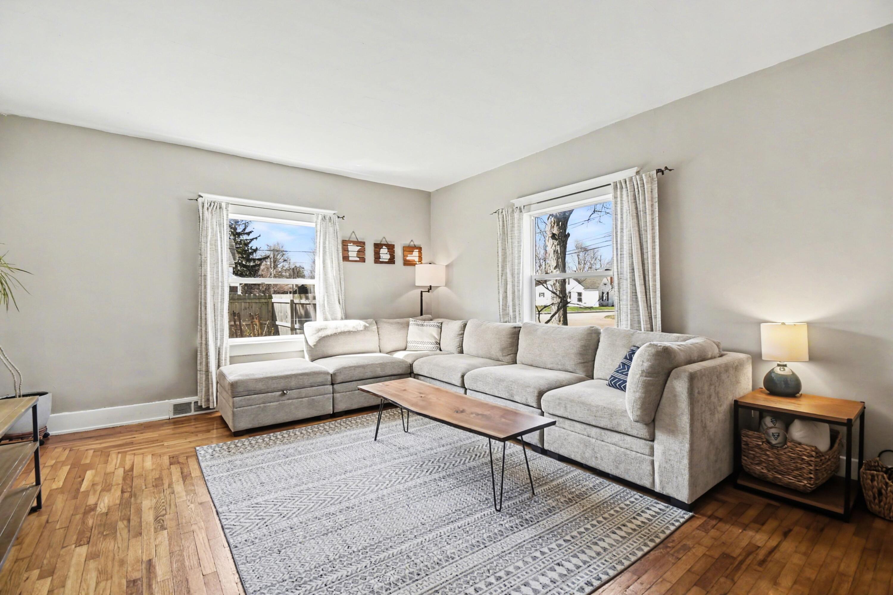 207 South Locust Street Wayland, MI 49348 - Photo 7 of 30 005_file_9271