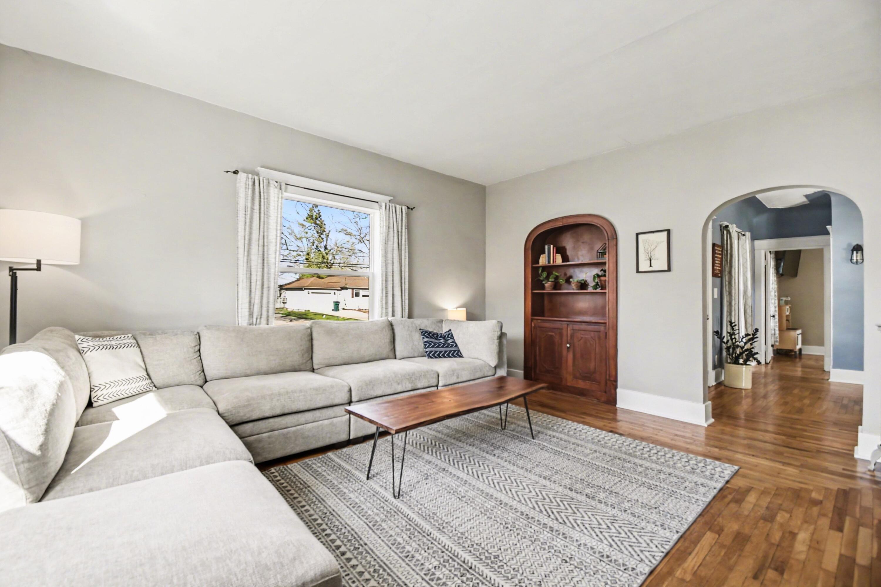 207 South Locust Street Wayland, MI 49348 - Photo 8 of 30 004_file_4522