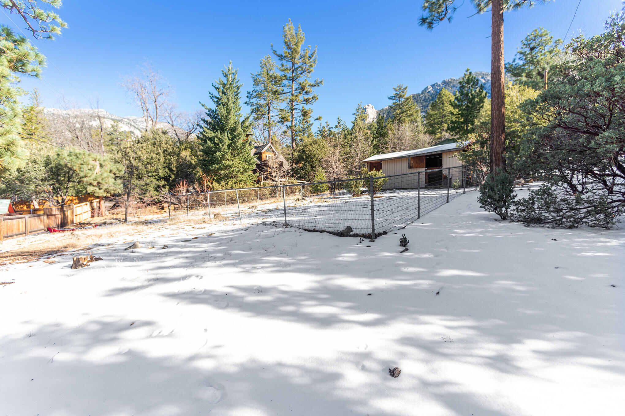 25465 Seneca Road Idyllwild, CA 92549 - Photo 36 of 38 a view of a backyard of the house