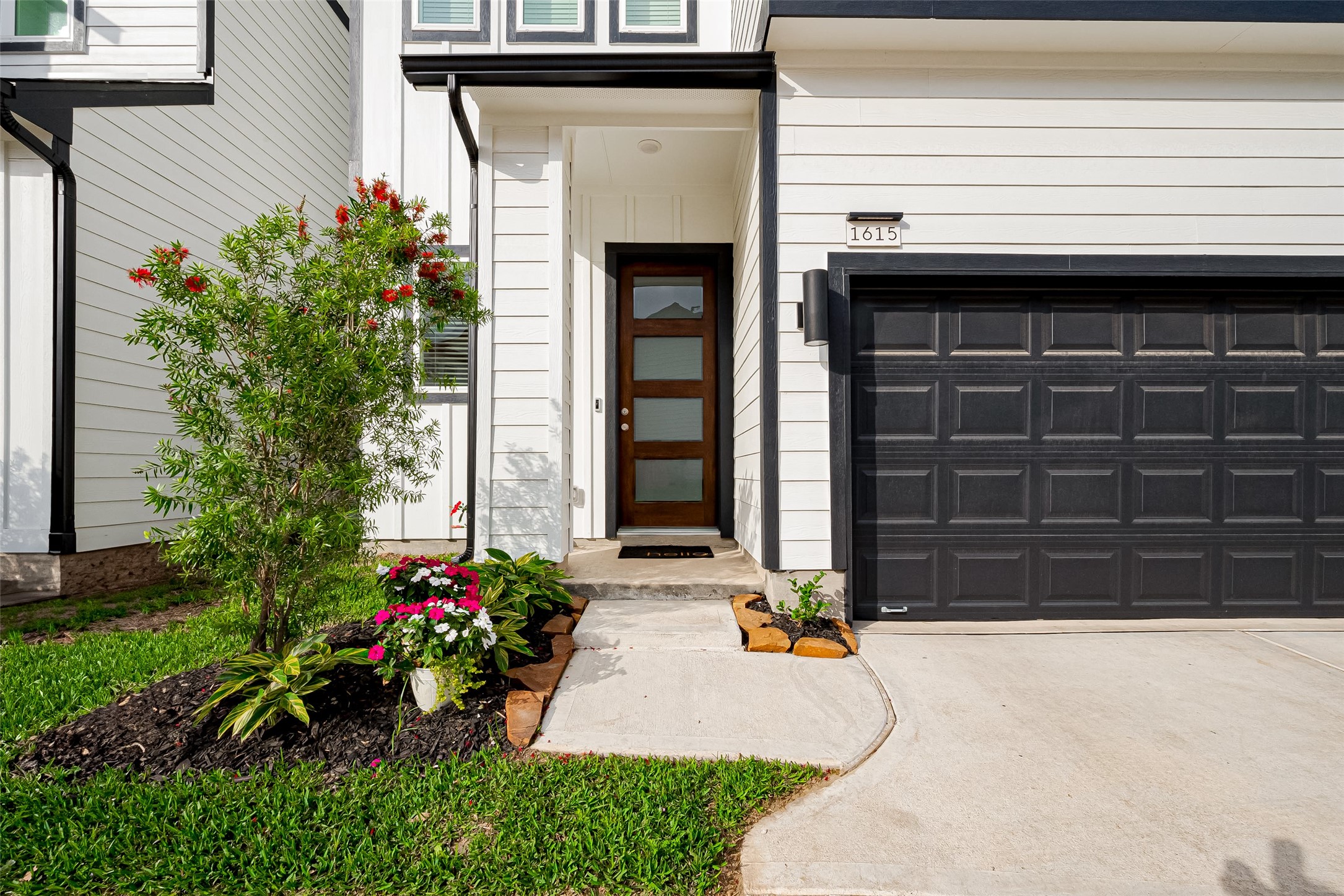 1615 Regents Gate Road Houston, TX 77080 - Photo 2 of 50