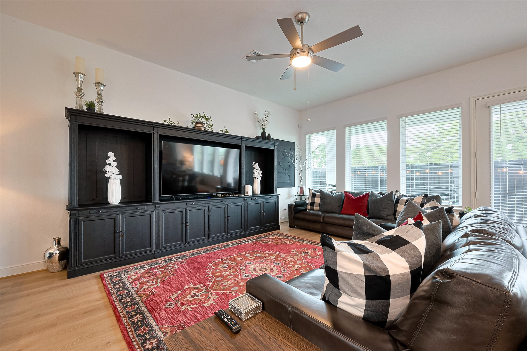 1615 Regents Gate Road Houston, TX 77080 - Photo 7 of 50