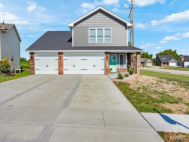 $2,800 | 3713 Justine Drive, Granite City, IL 62040