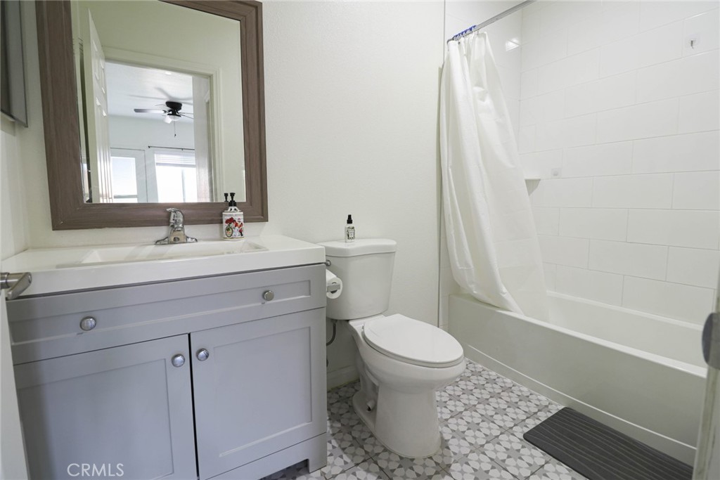 4847 Hedrick Avenue Riverside, CA 92505 - Photo 14 of 17 Master Bathroom