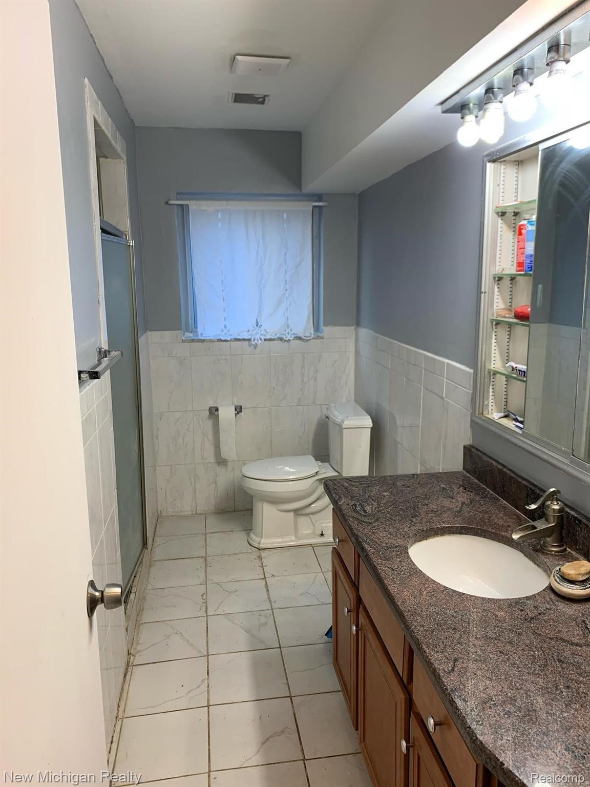 588 Vernier Road Grosse Pointe, MI 48236 - Photo 9 of 23 6BD54F3B-B6E0-4D45-9174-4371993A9722.jpeg