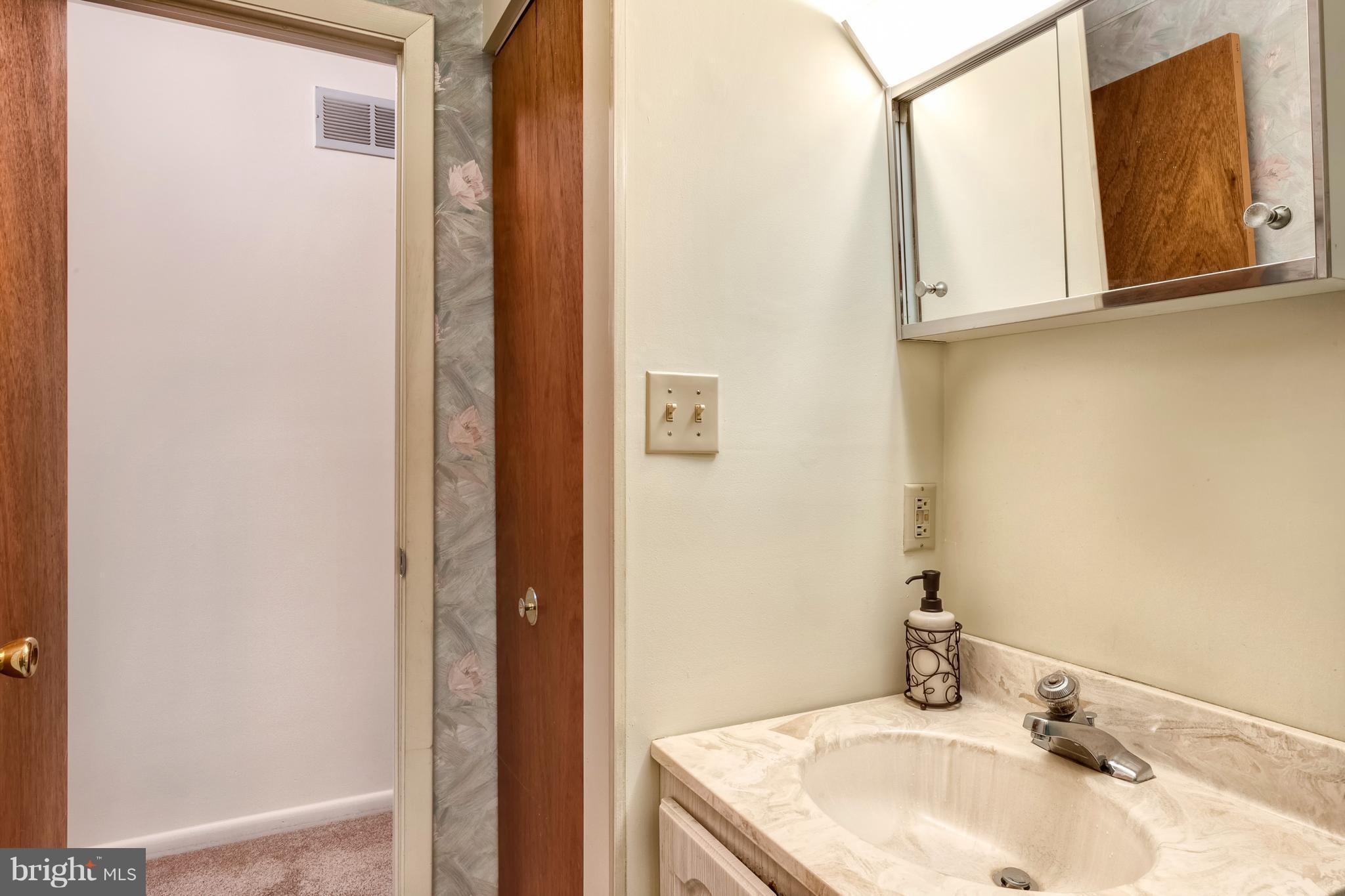 972 Tidewater Road Pasadena, MD 21122 - Photo 14 of 30 Bath