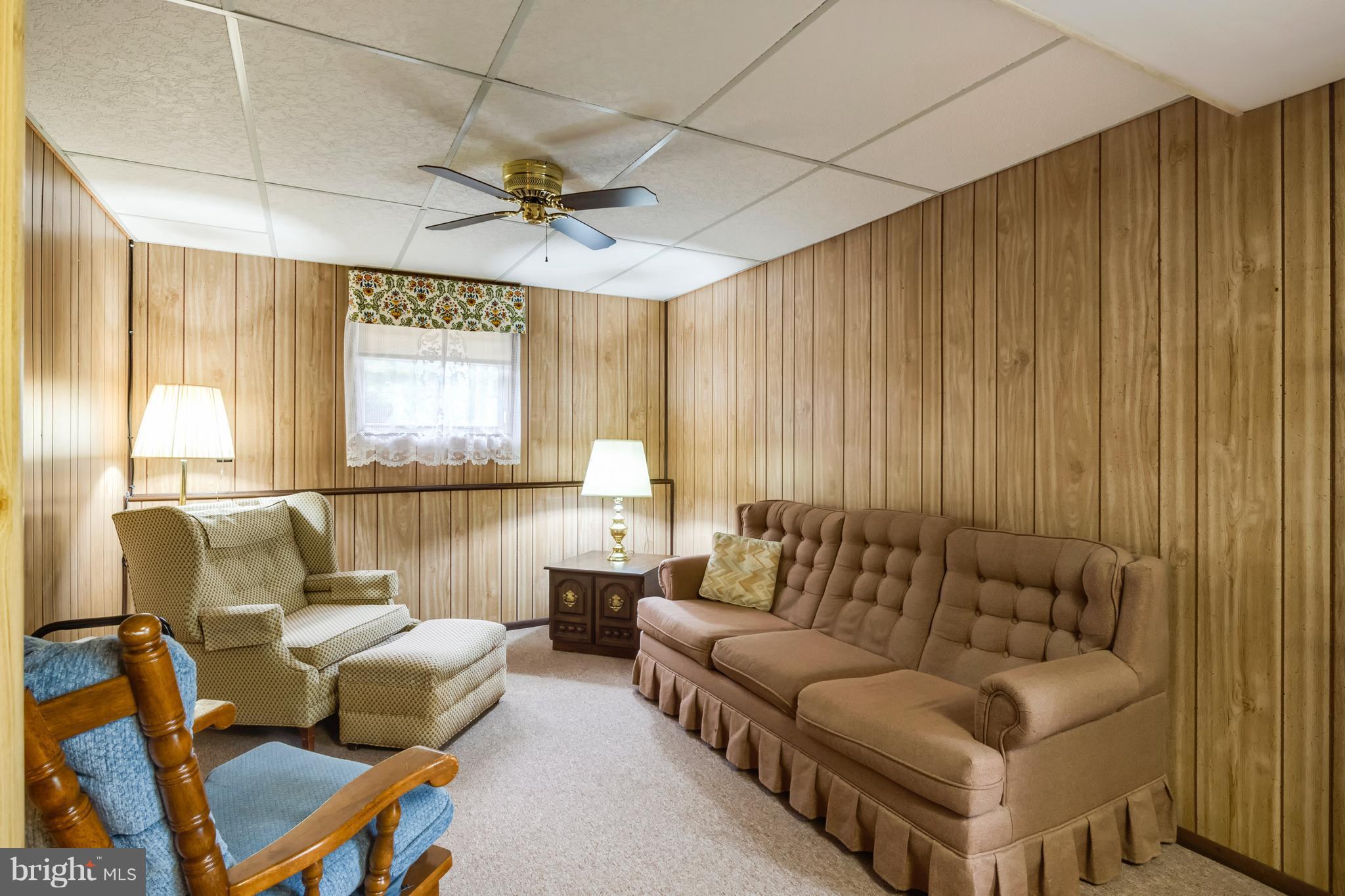 972 Tidewater Road Pasadena, MD 21122 - Photo 20 of 30 Family Room