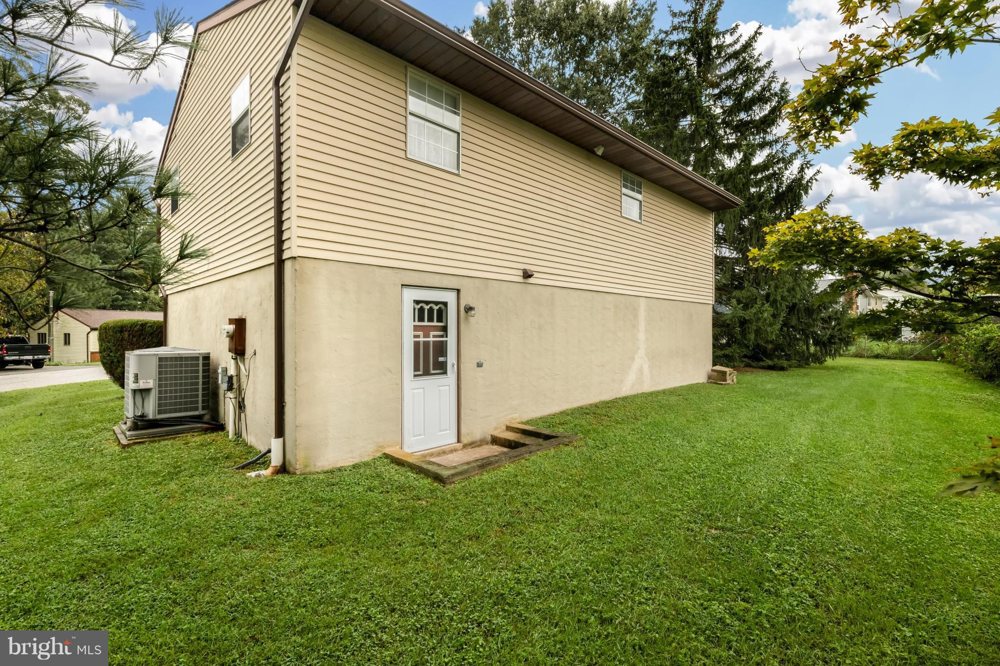 972 Tidewater Road Pasadena, MD 21122 - Photo 26 of 30 Exterior (Rear)
