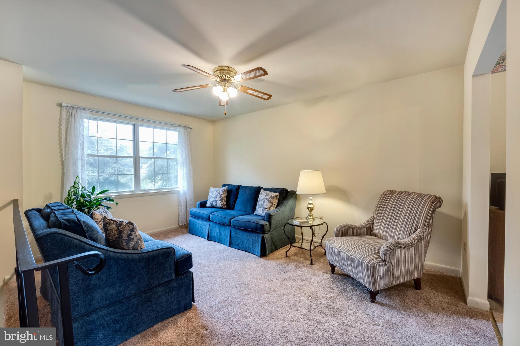 972 Tidewater Road Pasadena, MD 21122 - Photo 8 of 30 Living Room