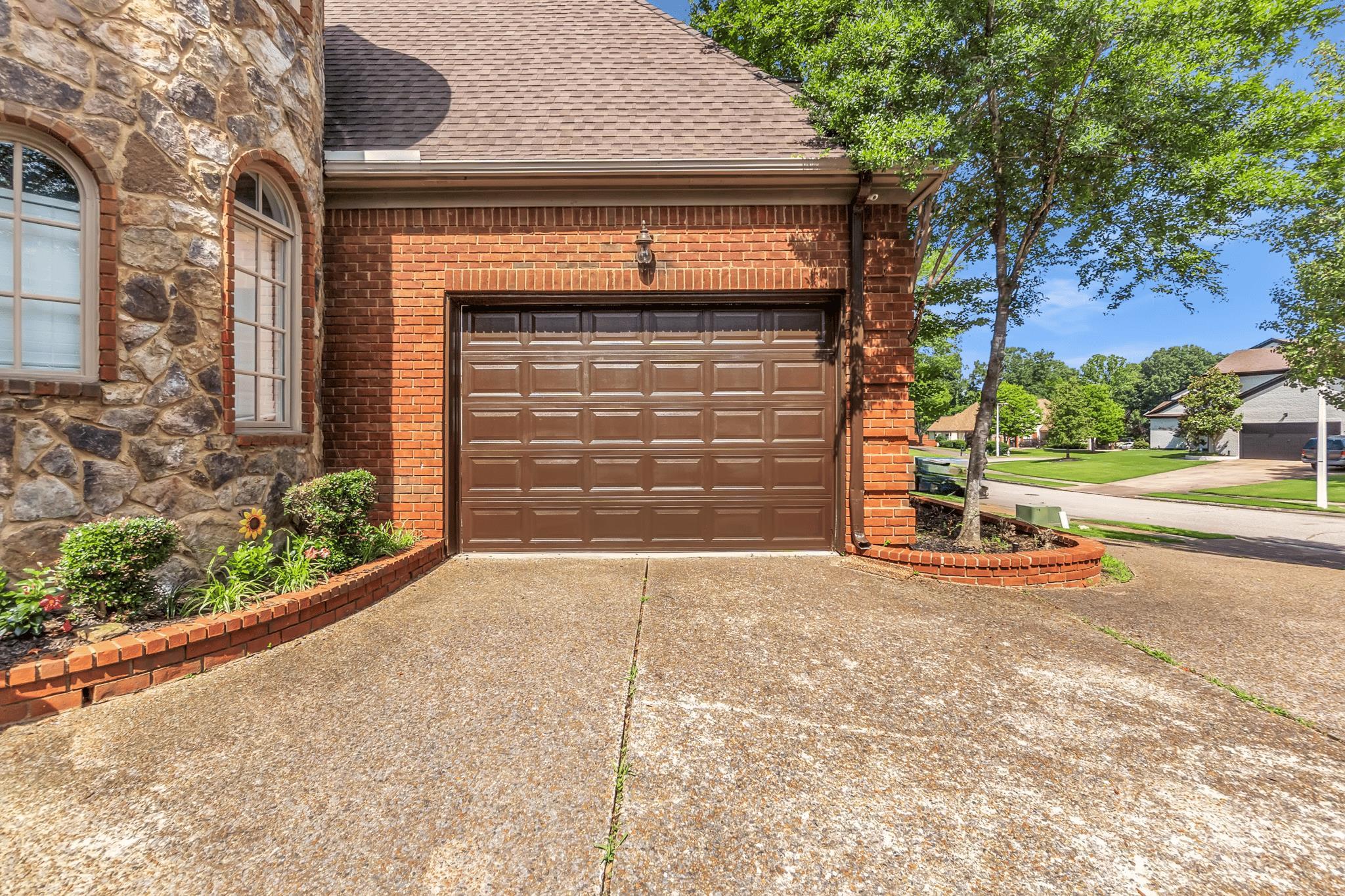 649 Ridge Springs Road Collierville, TN 38017 - Photo 4 of 38 Garage