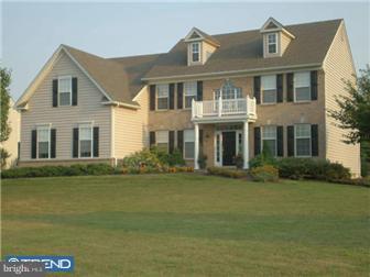 25 Woodside Farm Road Garnet Valley, PA 19060 - Photo 1 of 12 Exterior Front