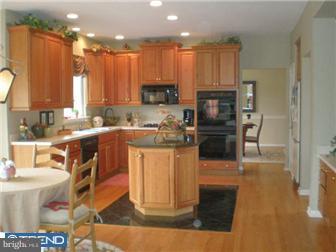 25 Woodside Farm Road Garnet Valley, PA 19060 - Photo 4 of 12 Kitchen