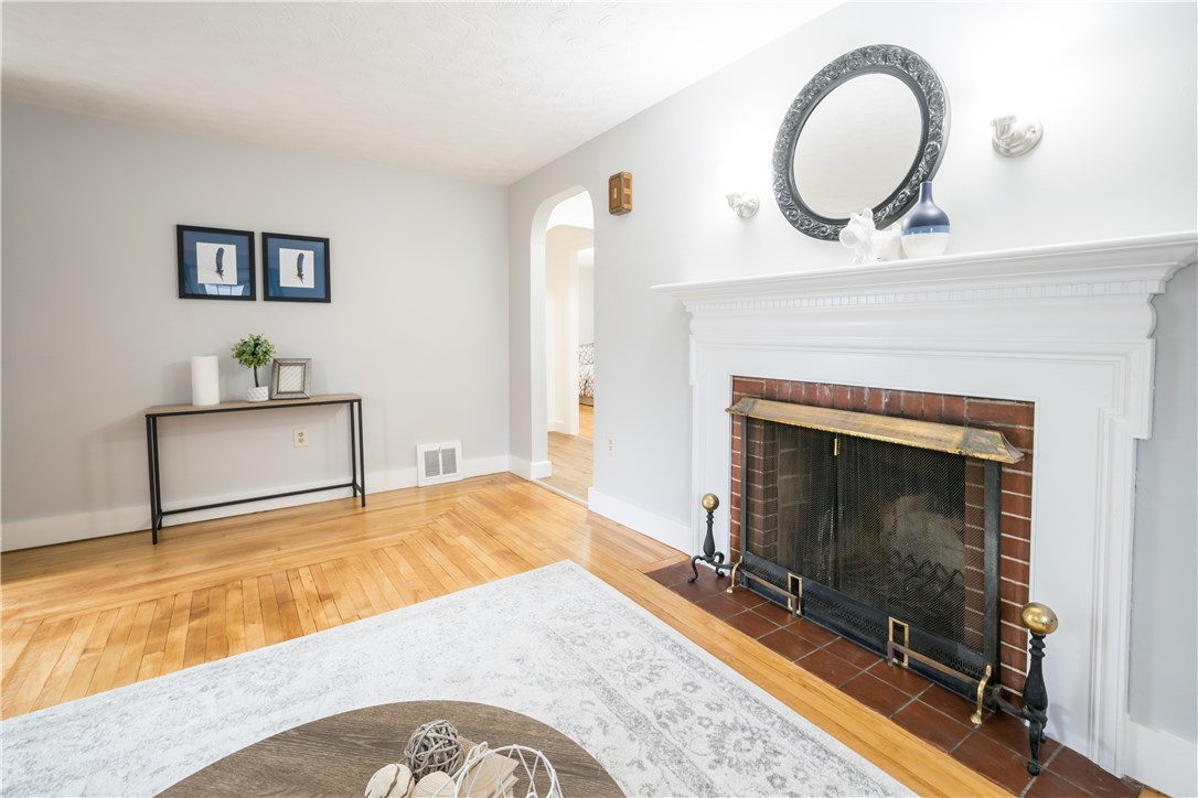 52 Edgemere Road Pawtucket, RI 02861 - Photo 7 of 18 Gallery Image 7