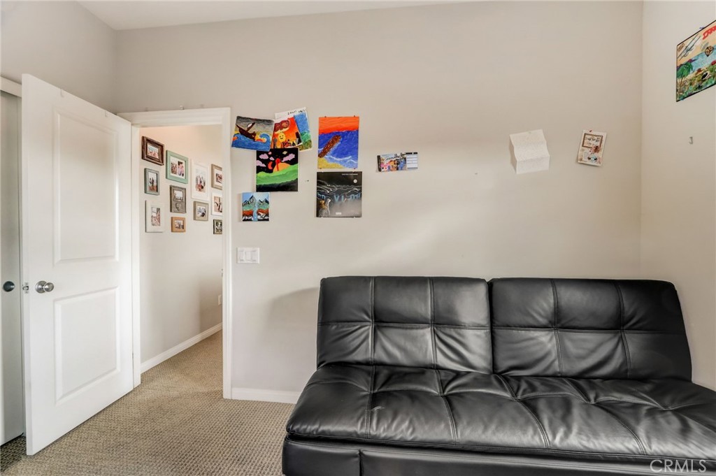 193 Stonegate Road Camarillo, CA 93010 - Photo 36 of 39 a workspace with furniture and toys