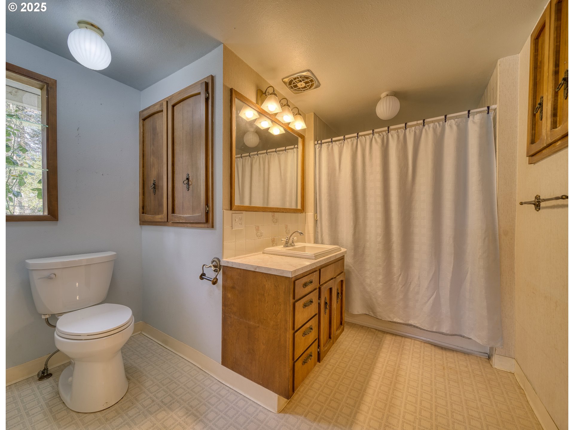 32650 Oester Road Warren, OR 97053 - Photo 12 of 47 Bathroom