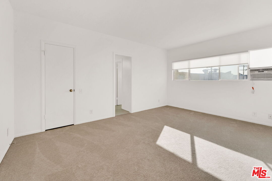 1424 Amherst Avenue, Unit 207 Los Angeles, CA 90025 - Photo 19 of 28