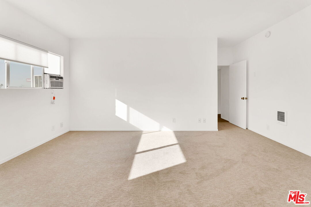 1424 Amherst Avenue, Unit 207 Los Angeles, CA 90025 - Photo 23 of 28