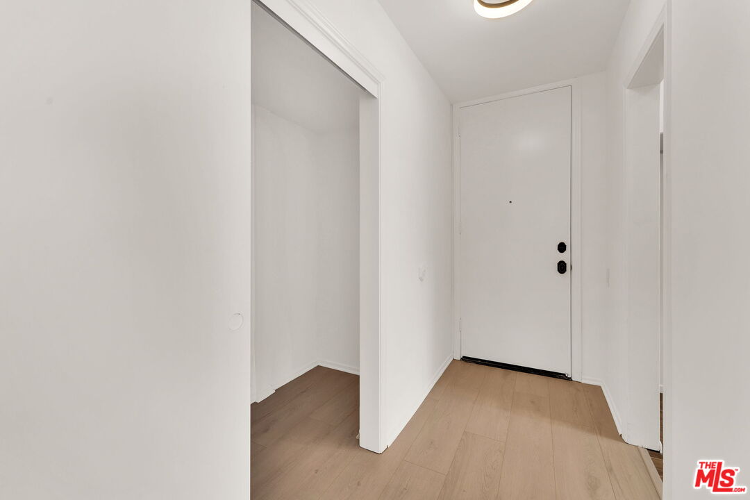 1424 Amherst Avenue, Unit 207 Los Angeles, CA 90025 - Photo 6 of 28